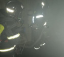 Пожарные эвакуировали 8 человек из горящего дома в Богородицке 