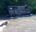 В Тульской области машина рухнула в реку с обрыва: водитель пытался ее остановить и сломал ноги