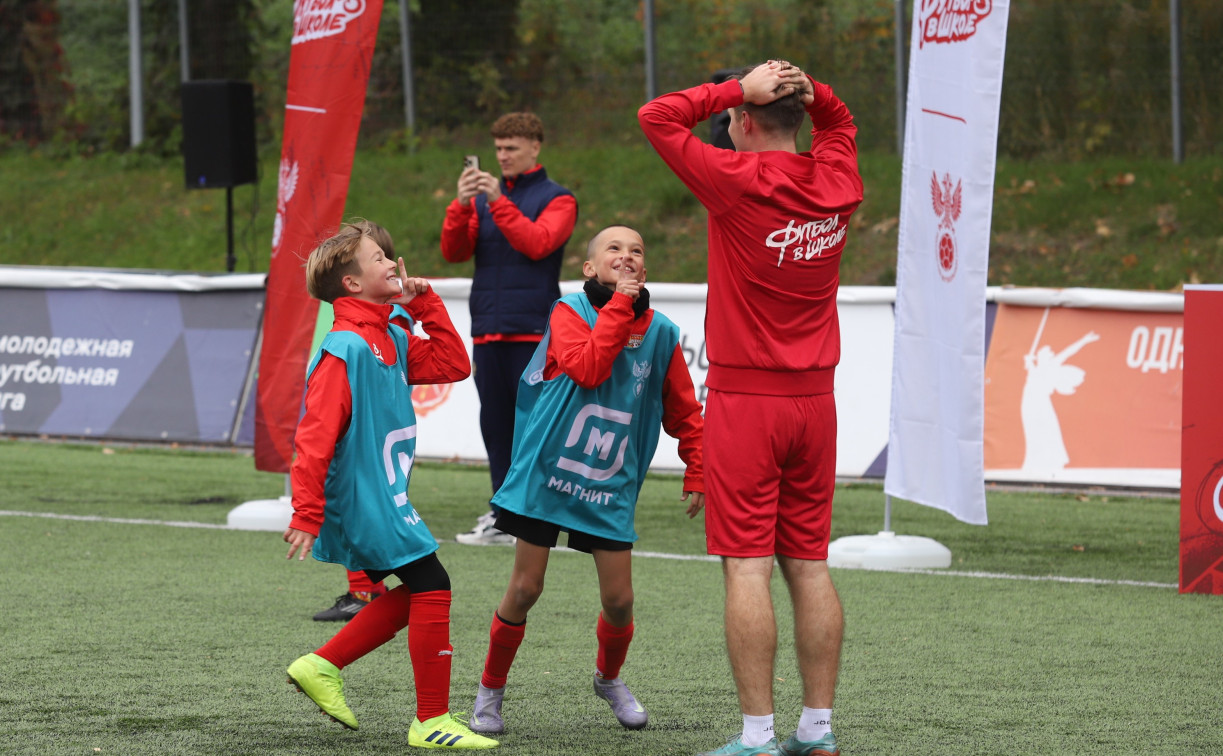 Семшов, Ари, Билялетдинов: легенды российского футбола сыграли против воспитанников академии «Арсенала»