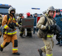 В тульском ТРЦ «Макси» работали пожарные: фоторепортаж