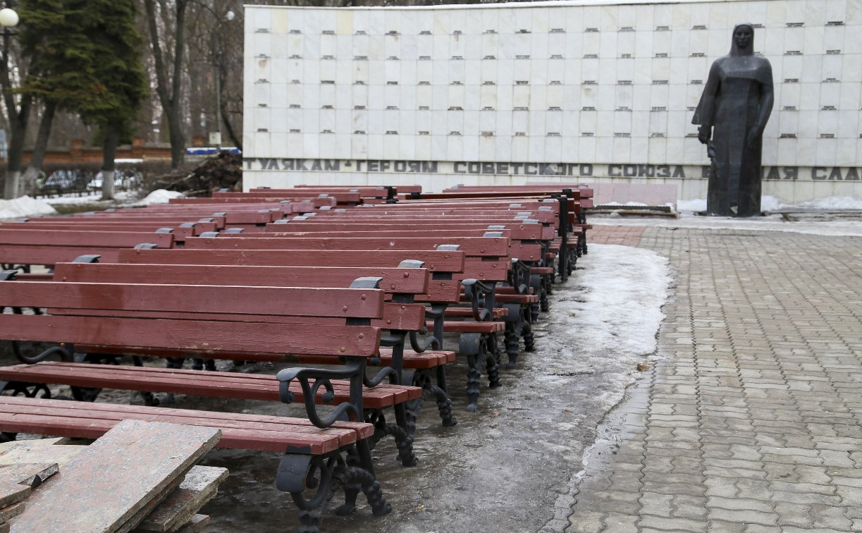 В Туле начали реконструкцию сквера Героев на проспекте Ленина