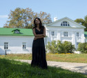 «Девушка Бонда» Катерина Мурино о Ясной Поляне: «Никогда не думала, что увижу вживую дом Толстого»