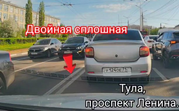 На пр. Ленина водитель решил, что ему можно через двойную сплошную