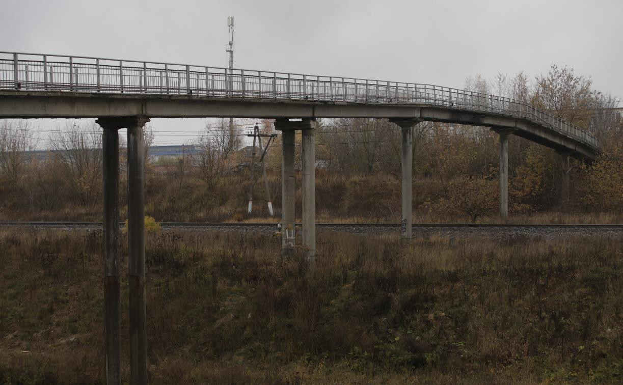 Пешеходный мост в тульском Заречье признан опасным. Неизвестен даже год его постройки