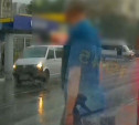 В Туле машина едва не сбила пешехода-нарушителя: видео