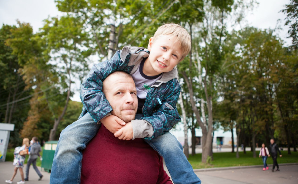 В России хотят ввести сокращенный рабочий день для молодых отцов