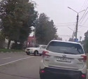 На ул. Станиславского водитель белого BMW начхал на ПДД