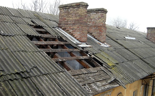 Рабочие-мошенники разобрали крышу дома и сбежали 