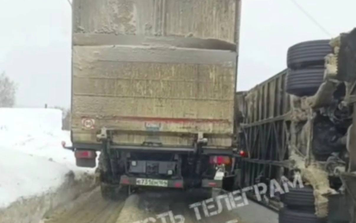 На Веневском шоссе перевернулся автобус 