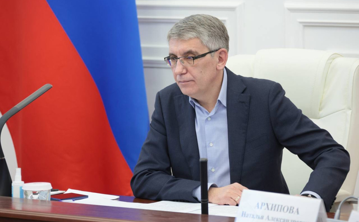 Дмитрий Миляев поручил усилить охрану тульских школ после случаев нападений на педагогов в других регионах