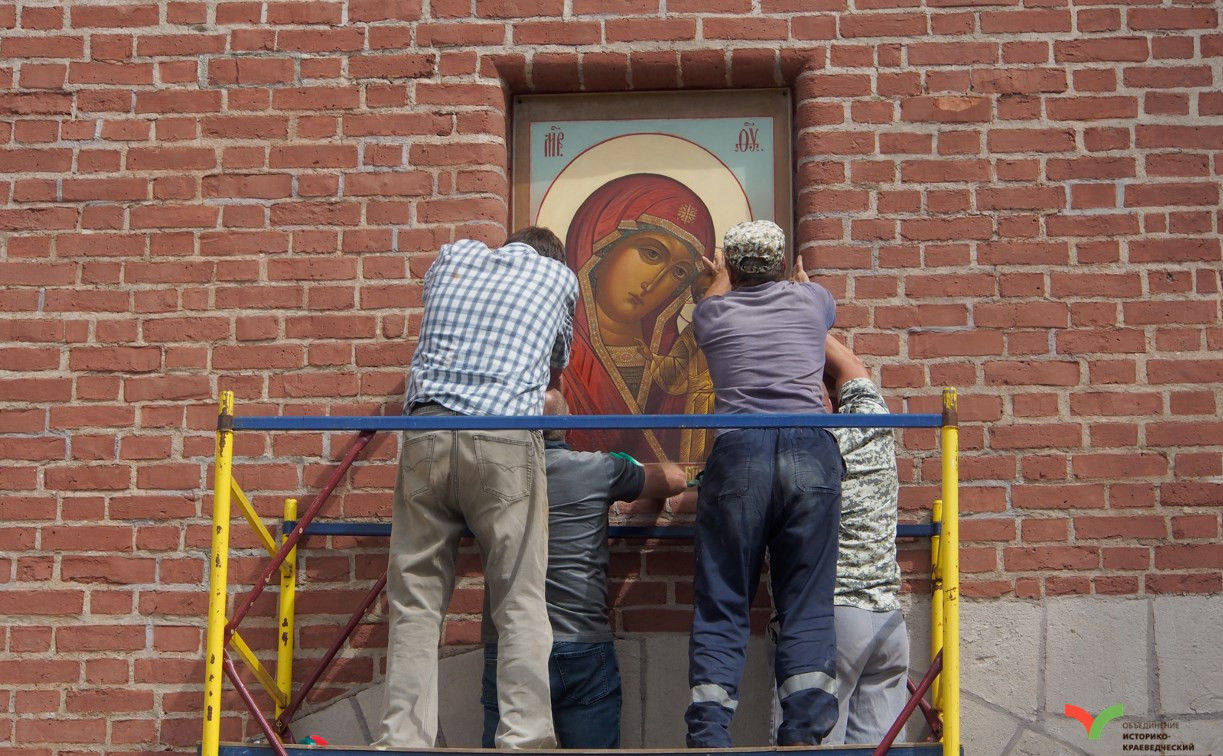 На Одоевскую башню Тульского кремля вернули икону Богородицы