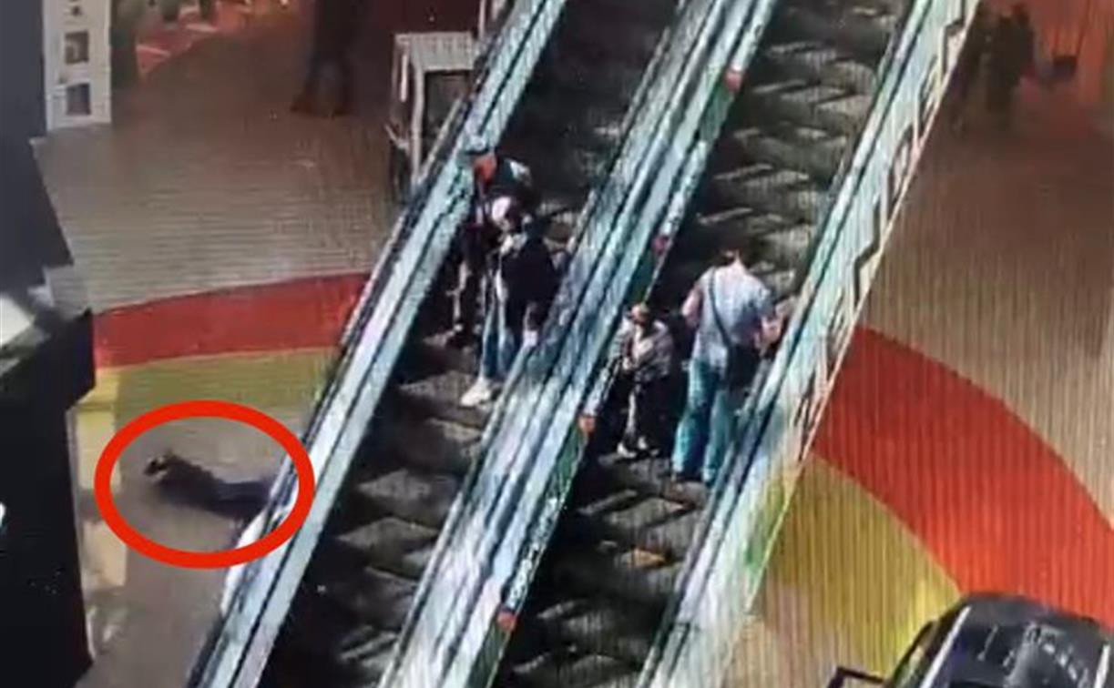В Туле погиб мужчина, упав с эскалатора в торговом центре
