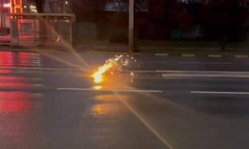 На Советской снова горели трамвайные пути: видео