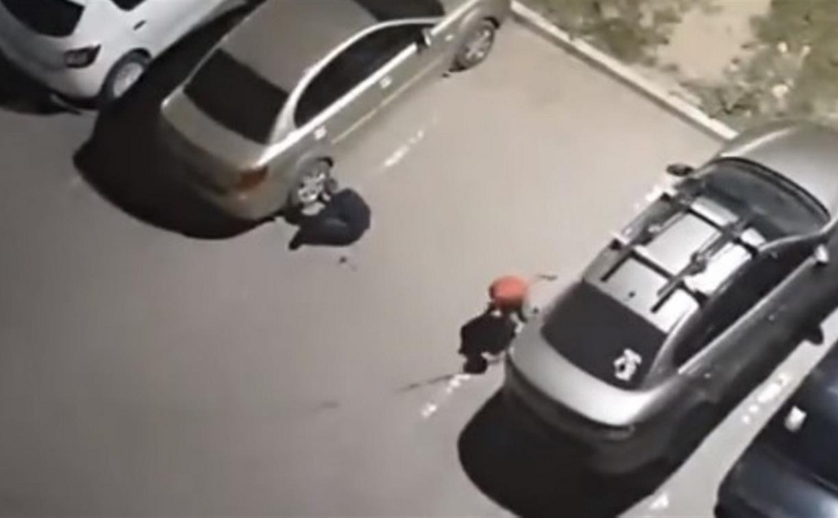 Тульские полицейские установили «воришек из Тик-Тока», снявших колпаки с колес машин