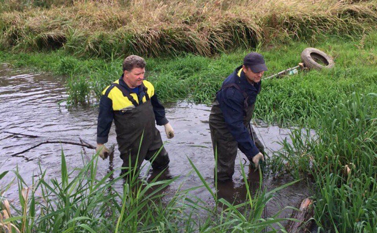 Спасатели расчищают русло Щегловского ручья