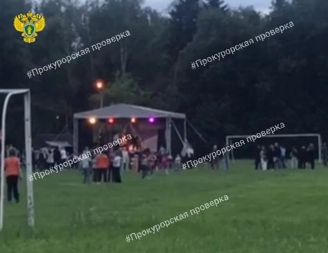 Прокуратура проводит проверку из-за падения футбольных ворот на девочку в Куркино