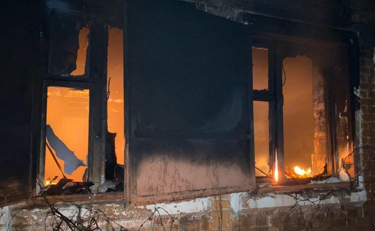 В страшном пожаре в Тульской области погибли двое мужчин