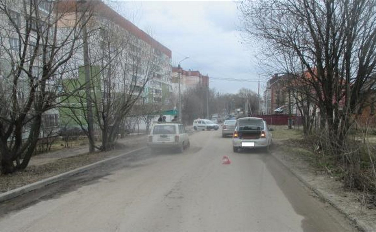 В Туле на улице Серебровской «Рено» на скорости врезался в «Форд»