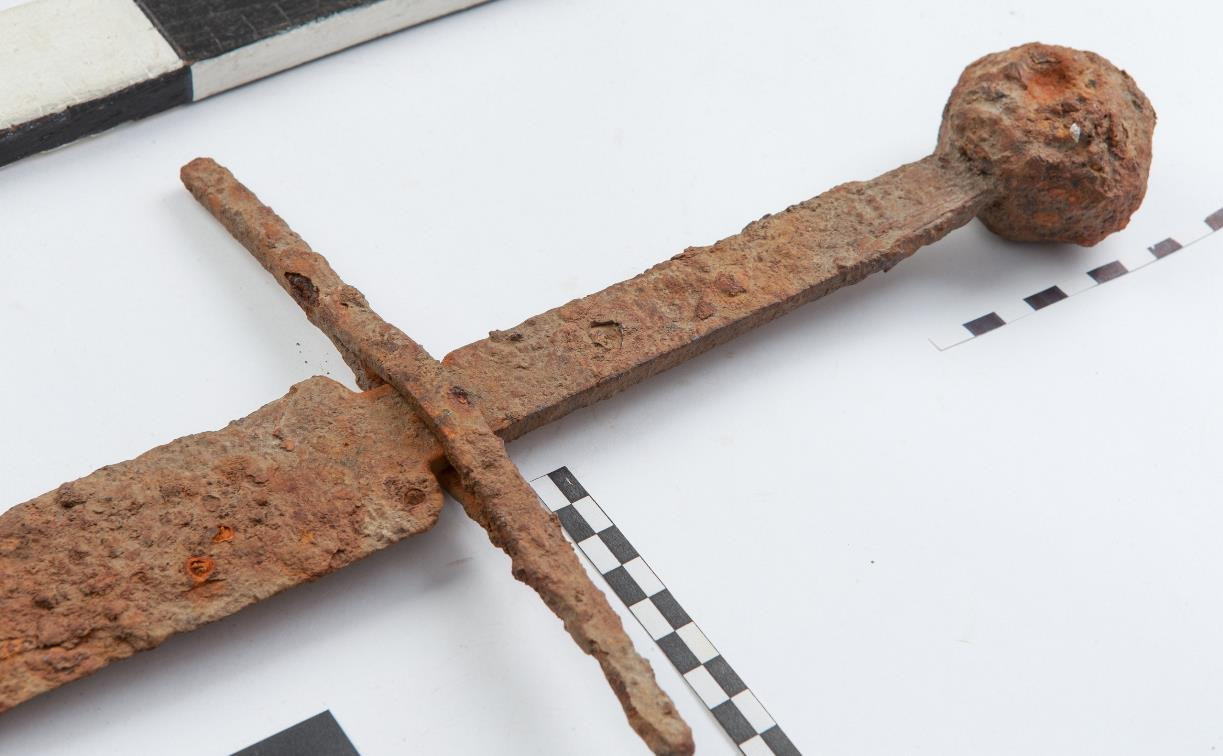 В Щекинском районе найден меч XIV века: как идет его реставрация