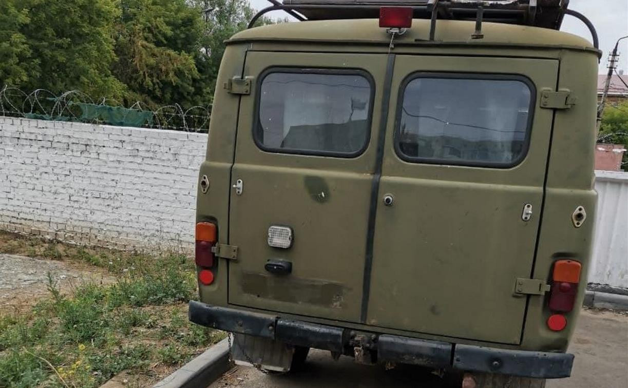 «Буханка» VS кабриолет: полицейские нашли и наказали водителя УАЗа