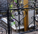 В Белёве осудили 19-летнего парня за кражу ограды на кладбище