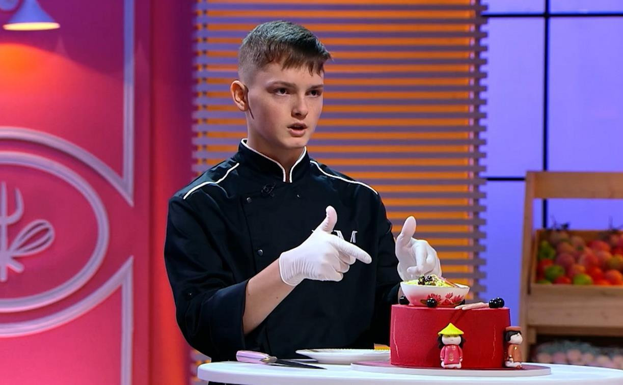 Звездные кондитеры расхвалили торт школьника из Кимовска