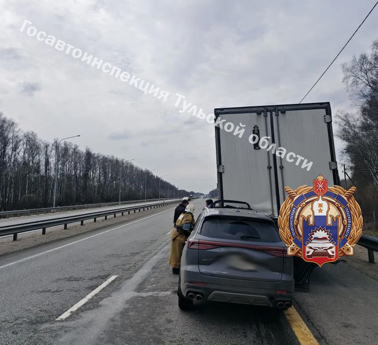 В Веневском районе Chery Tiggo на скорости влетел в грузовик: пострадал 2-летний ребенок