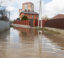 В Туле затопило улицу Костычева: жители не могут выйти из домов