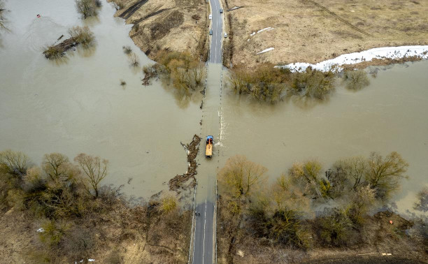 Под Тулой паводок затопил мосты: фото с высоты птичьего полёта