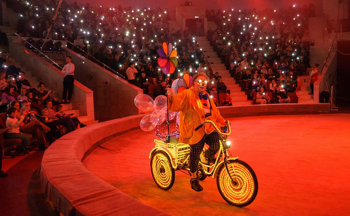 «Самый добрый Новый год»: дети сотрудников ОПК побывали на представлении в Тульском цирке