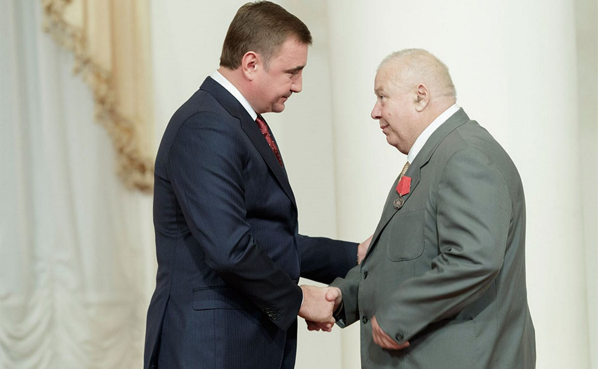 Губернатор Алексей Дюмин вручил награды жителям Тульской области