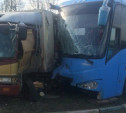 На Рязанской столкнулись грузовик и автобус 