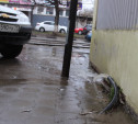 По факту откачки воды из колодца на тротуар в центре Тулы УАТН составило протокол