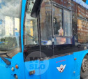 На Зеленстрое автобус снес зеркало троллейбусу
