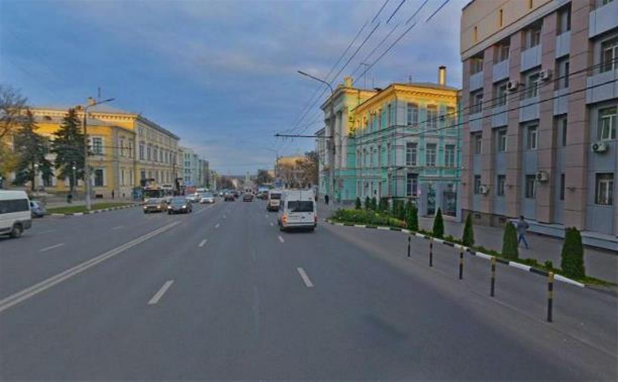 На проспекте Ленина в Туле около здания прокуратуры запрещены левый поворот и разворот