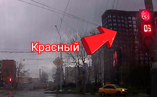 На ул. Коминтерна водитель решил, что ему не обязательно соблюдать ПДД
