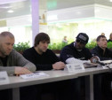 Бойцы М-1 провели открытую пресс-конференцию и встретились с фанатами