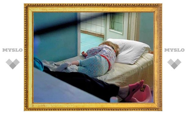 В Новомосковске ребенок выпал из окна