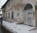 Жители дома по ул. Металлургов: «Мы оказались заложниками владельцев заброшенного магазина»