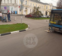 На ул. Первомайской столкнулись автобус и две легковушки