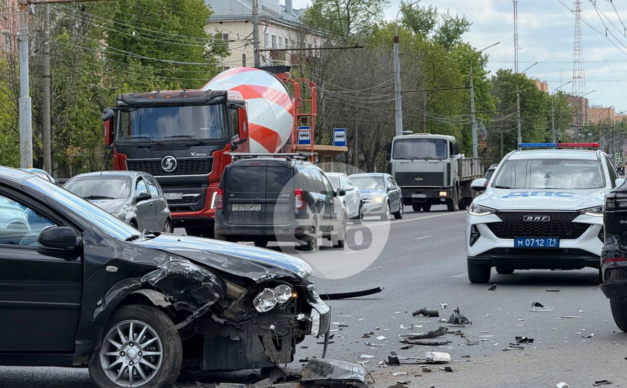 Из-за ДТП на Зеленстрое образовалась серьезная пробка