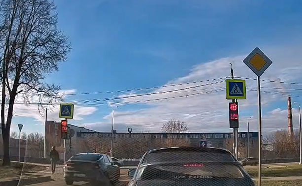 В Заречье засняли массовый «заезд» на красный