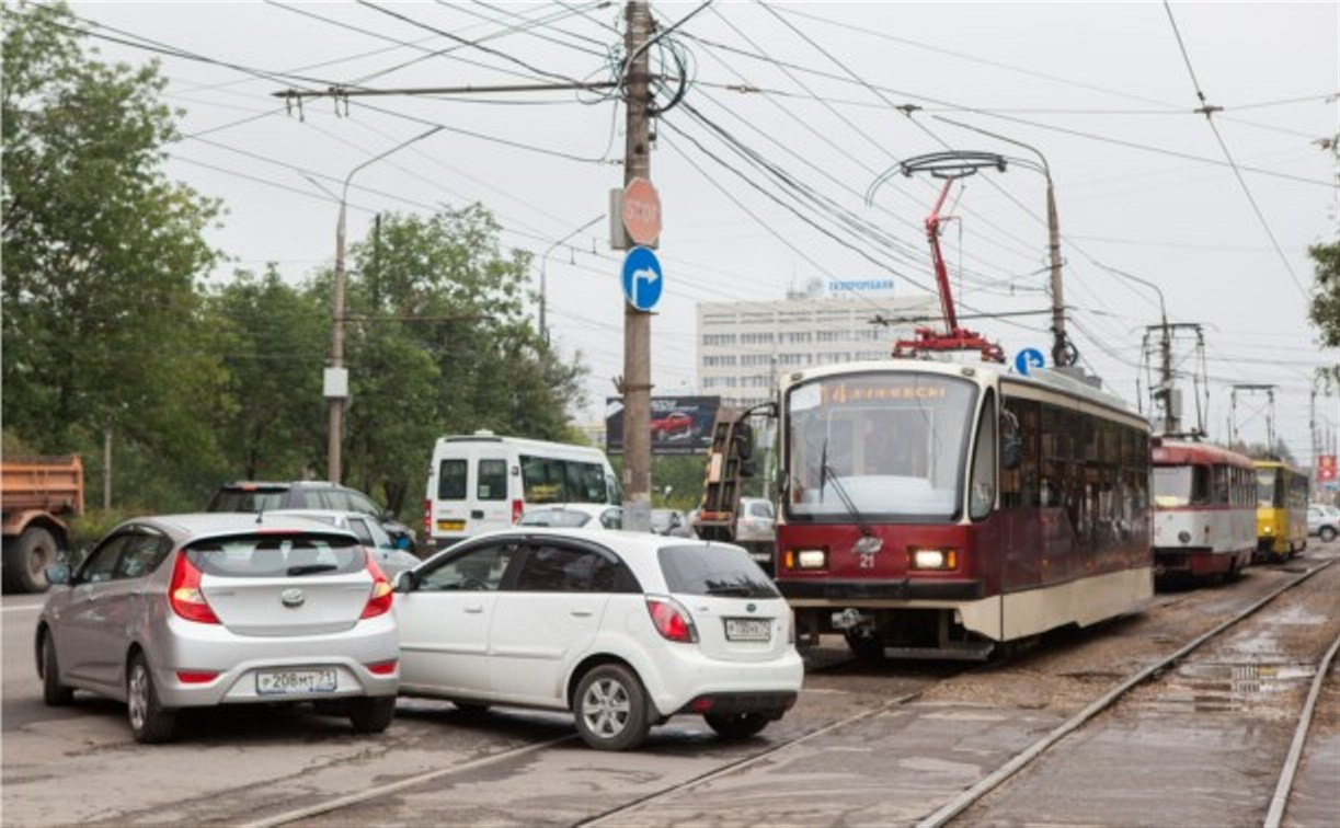 Авария парализовала движение трамваев на Зеленстрое
