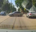 На ул. Николая Руднева водитель совершил абсолютно нелогичный маневр
