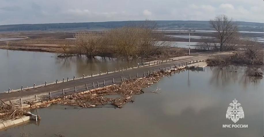 Вода ушла с четырех мостов в Тульской области 