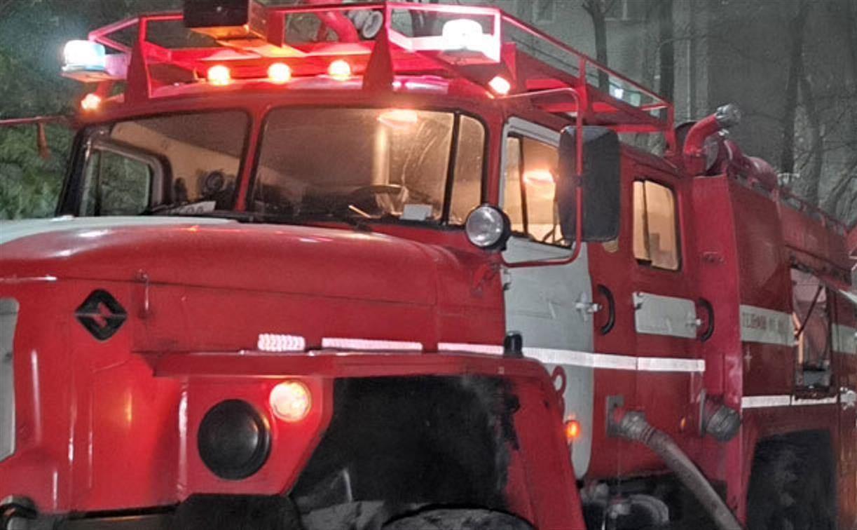 При пожаре на ул. Рязанской в Туле эвакуировали 10 человек