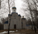 Митрополит Алексий освятил колокола храма в поселке Рождественский