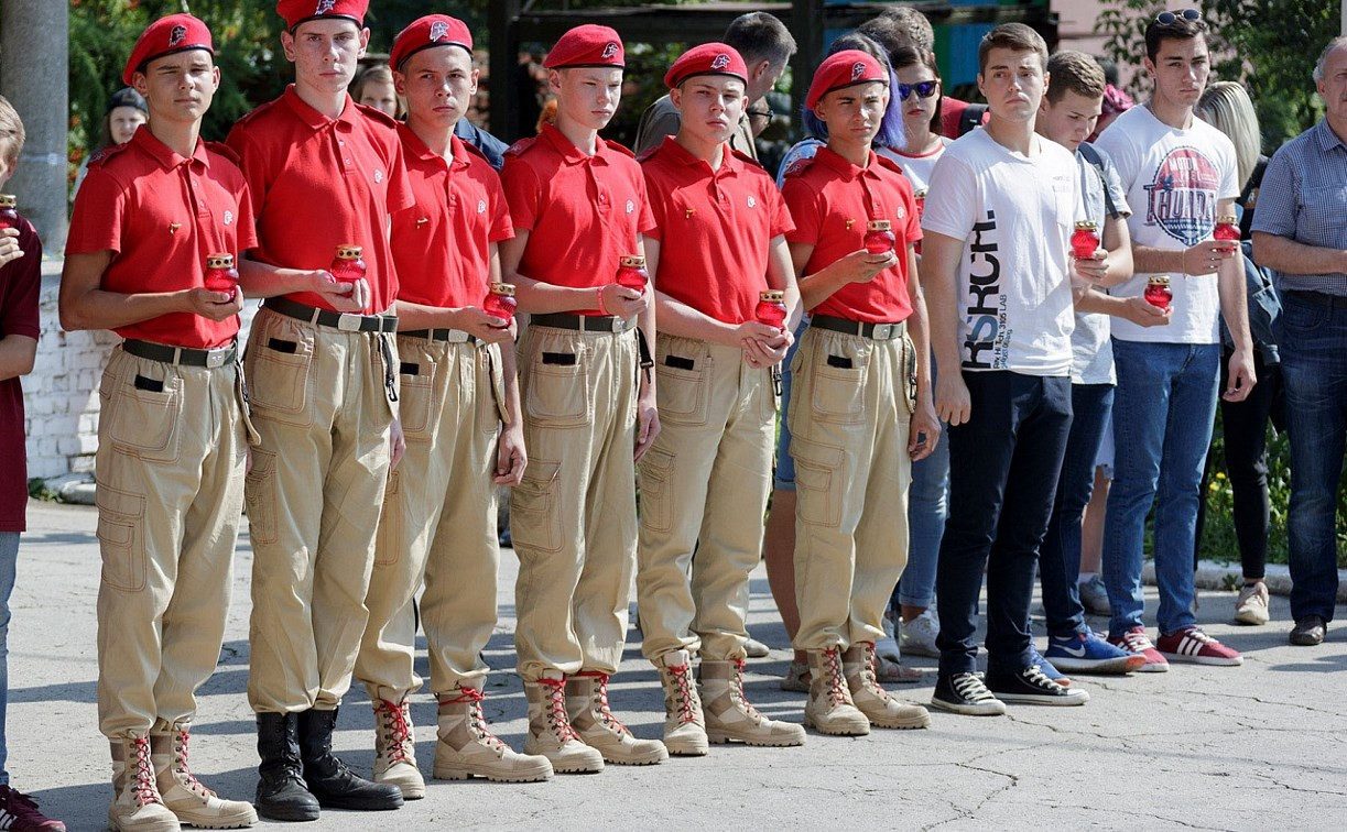 В Туле юные патриоты почтили память жертв терактов