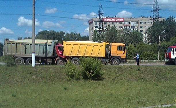 На Новомосковском шоссе серьезное ДТП