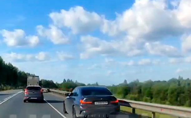 В Туле снова встретили BMW, водитель которого не желает соблюдать ПДД